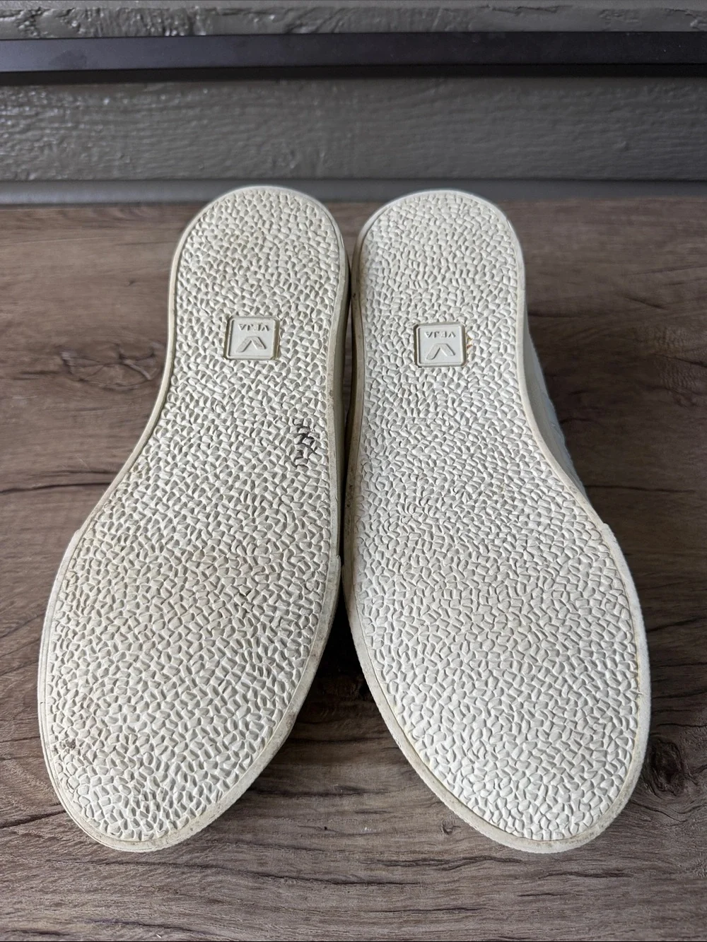 Veja pre owned